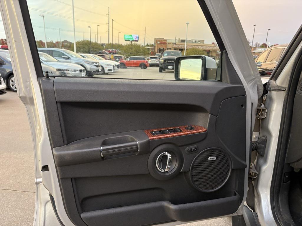 used 2010 Jeep Commander car, priced at $10,900