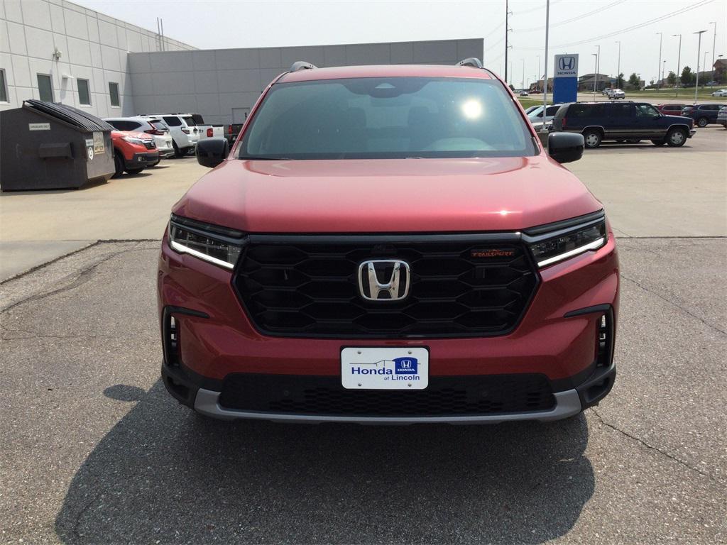 new 2025 Honda Pilot car, priced at $51,350