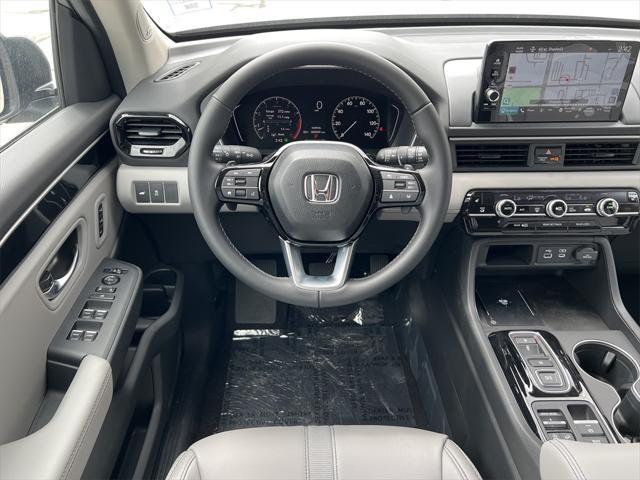 new 2025 Honda Pilot car, priced at $52,895