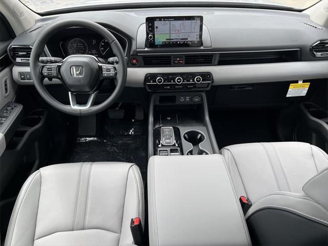 new 2025 Honda Pilot car, priced at $52,895