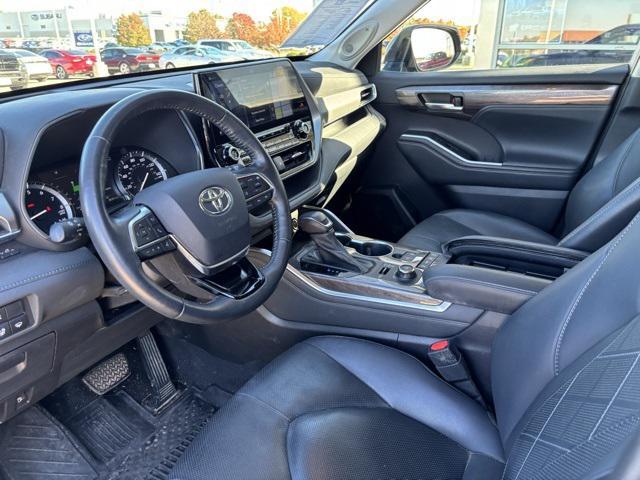 used 2021 Toyota Highlander car, priced at $34,971