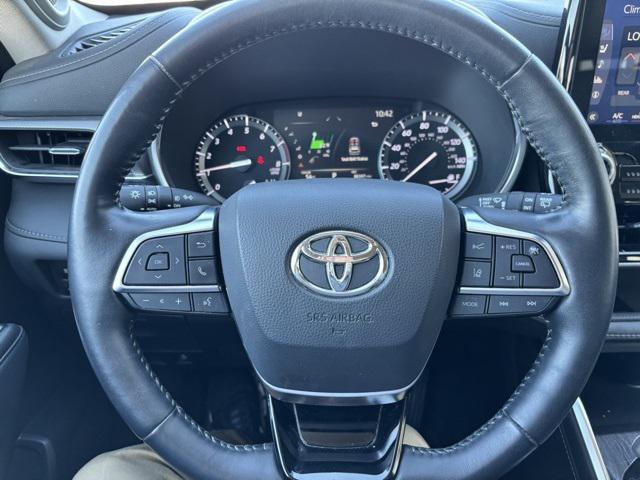 used 2021 Toyota Highlander car, priced at $34,971