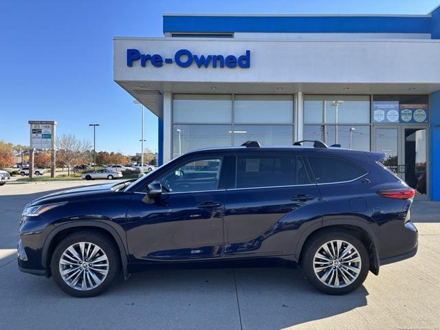 used 2021 Toyota Highlander car, priced at $34,971