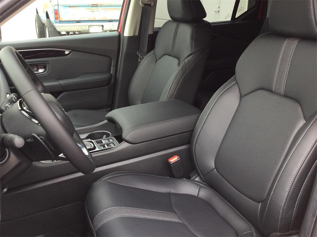 new 2025 Honda Pilot car, priced at $45,421