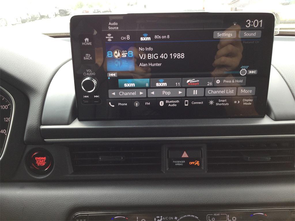 new 2025 Honda Pilot car, priced at $45,421