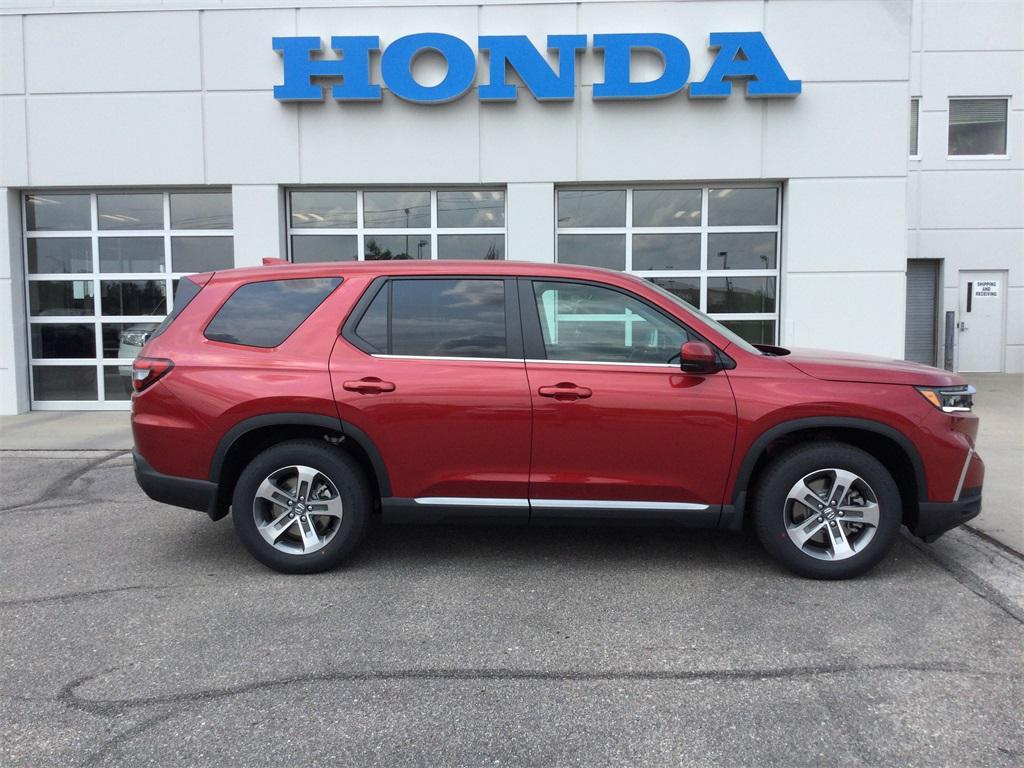 new 2025 Honda Pilot car, priced at $45,421