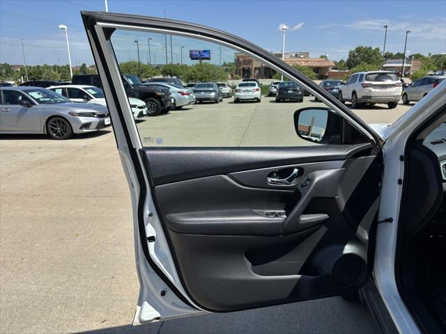 used 2016 Nissan Rogue car, priced at $13,300