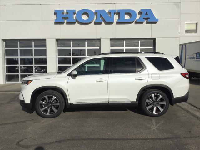 new 2025 Honda Pilot car, priced at $54,985