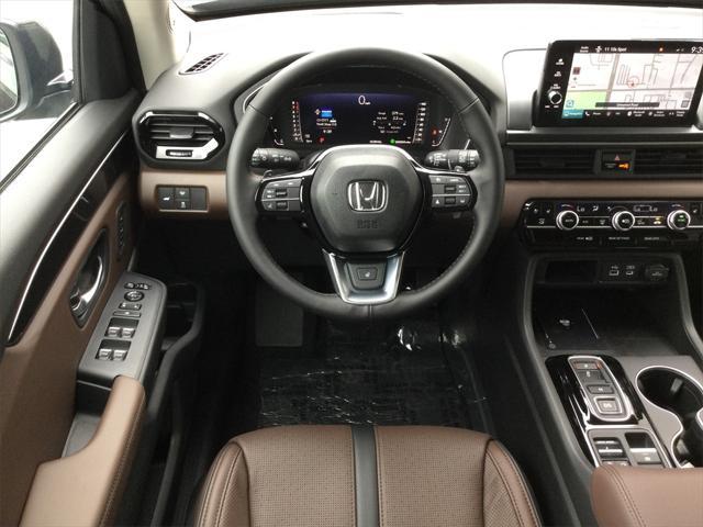 new 2025 Honda Pilot car, priced at $54,985