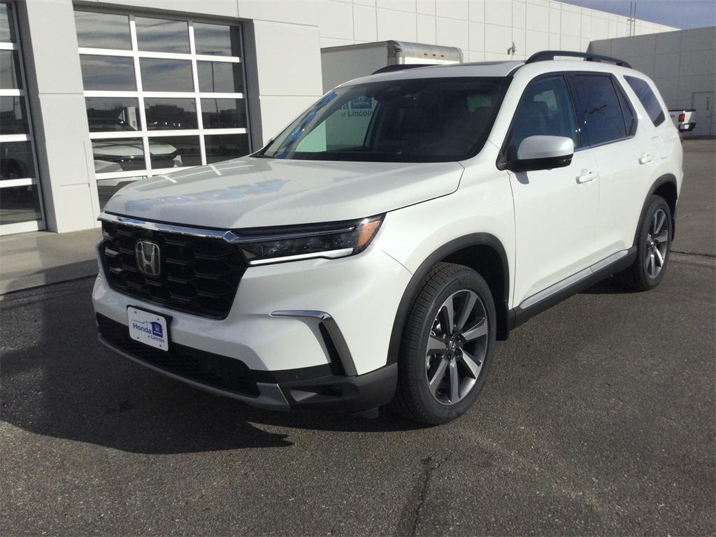 new 2025 Honda Pilot car, priced at $55,030