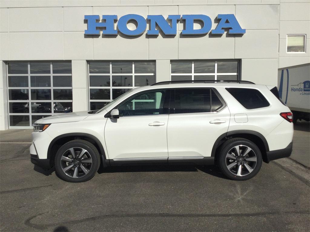 new 2025 Honda Pilot car, priced at $55,030