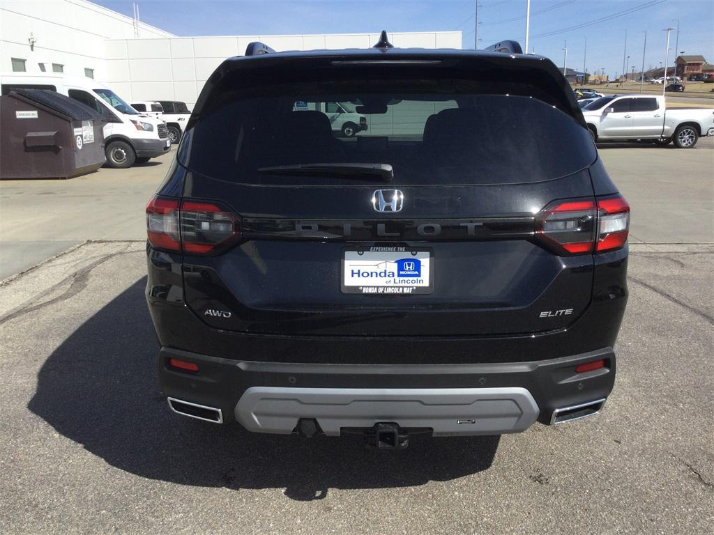new 2025 Honda Pilot car, priced at $54,530