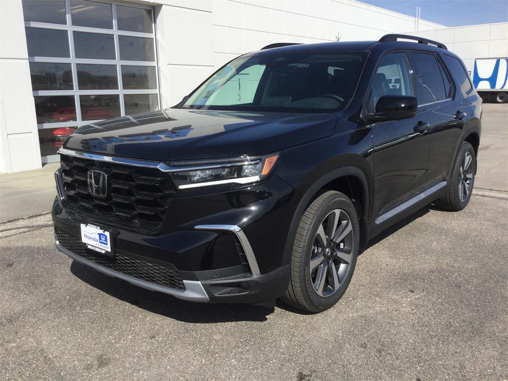 new 2025 Honda Pilot car, priced at $54,530