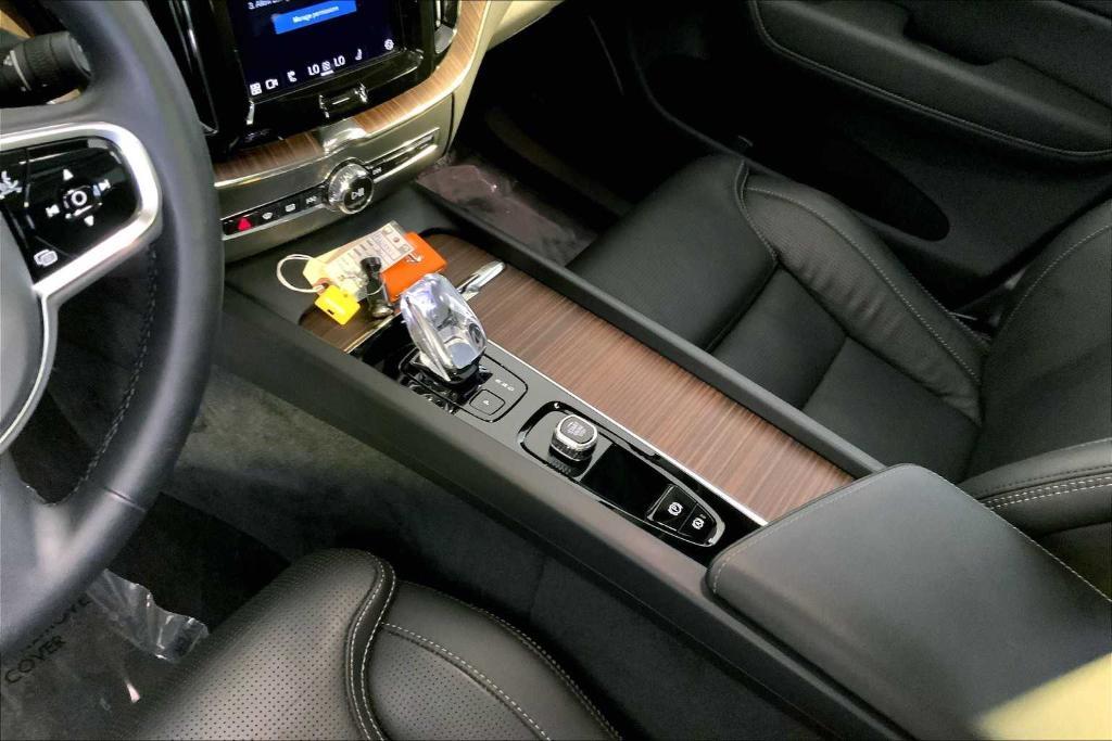 used 2023 Volvo XC60 car, priced at $41,287