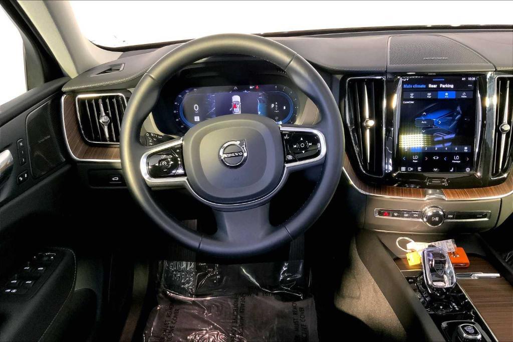 used 2023 Volvo XC60 car, priced at $41,287
