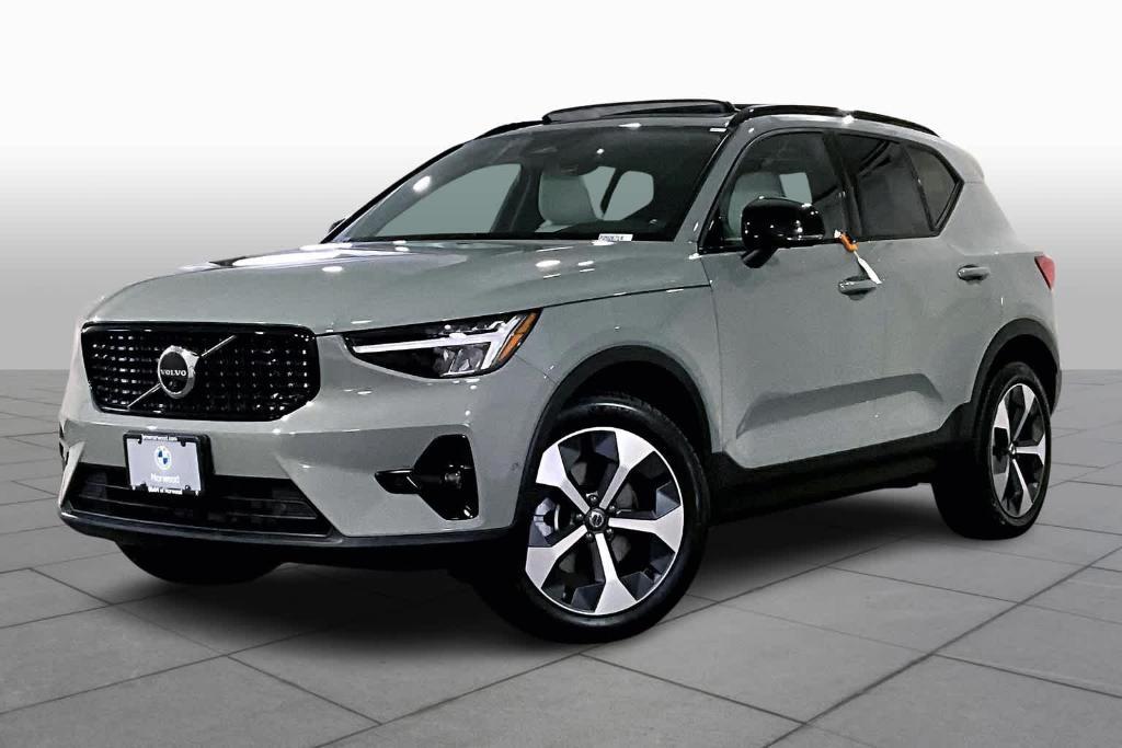 used 2023 Volvo XC40 car, priced at $37,987