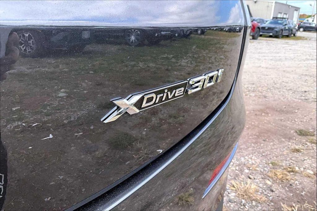 new 2025 BMW X4 car, priced at $60,915