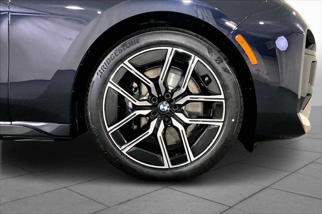 new 2025 BMW 760 car, priced at $128,325