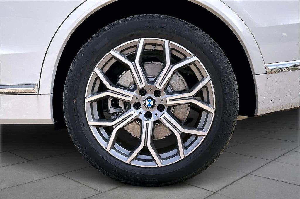 new 2026 BMW X7 car, priced at $95,930