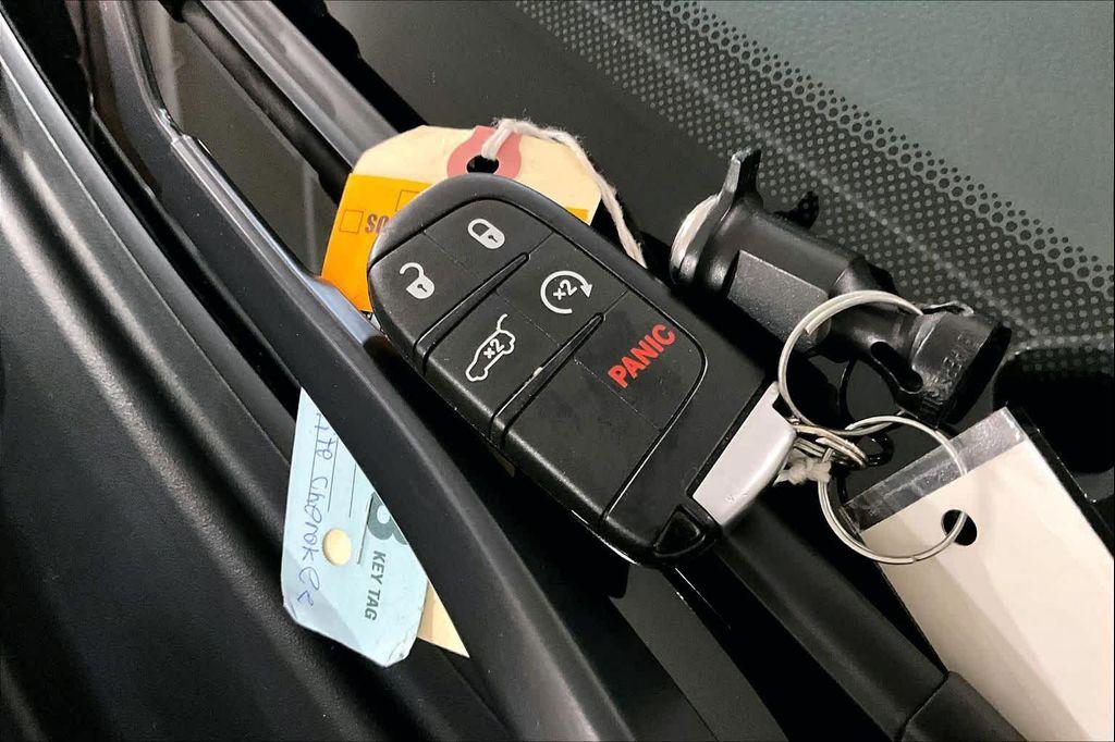 used 2021 Jeep Grand Cherokee car, priced at $23,787