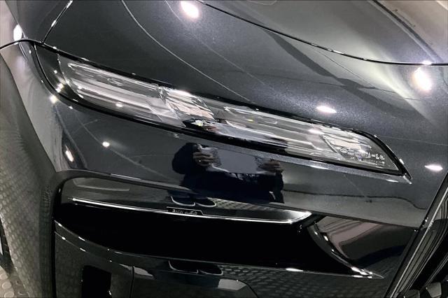 new 2025 BMW i7 car, priced at $134,270