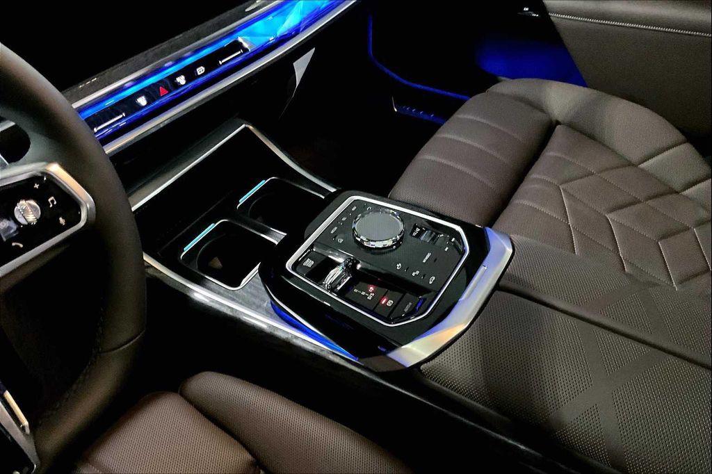 new 2025 BMW 760 car, priced at $132,525