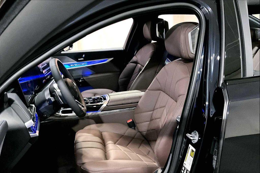new 2025 BMW 760 car, priced at $132,525