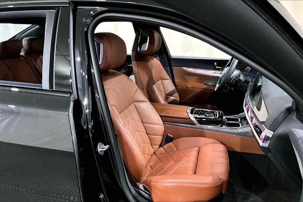 used 2023 BMW 760 car, priced at $85,987