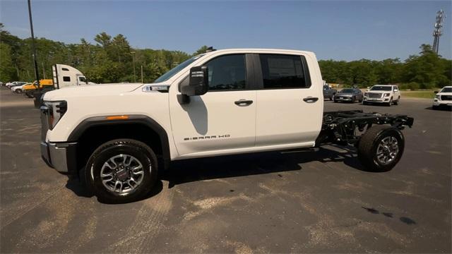new 2025 GMC Sierra 3500 car, priced at $55,953