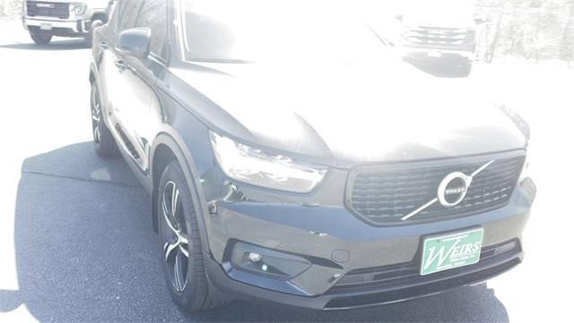 used 2022 Volvo XC40 car, priced at $31,000