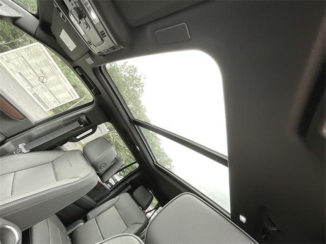 new 2025 GMC Yukon XL car, priced at $98,075