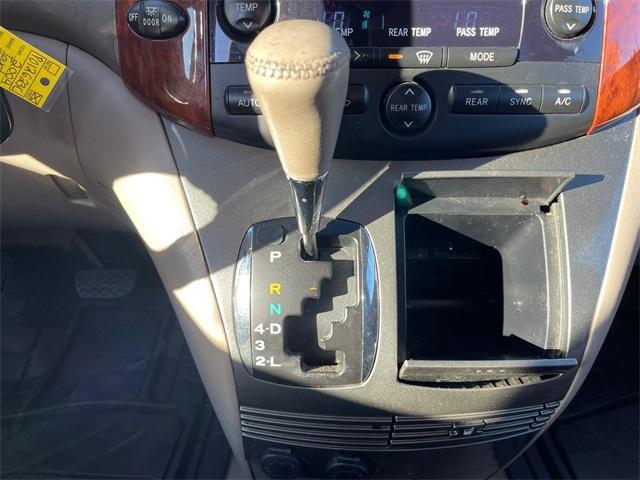 used 2004 Toyota Sienna car, priced at $3,888