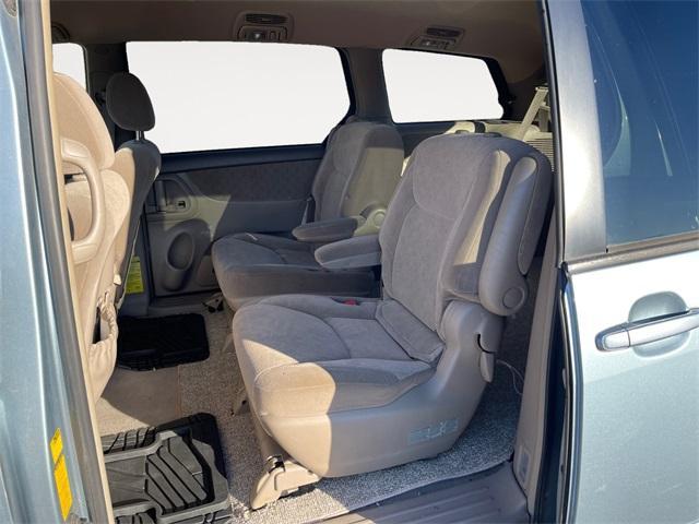 used 2004 Toyota Sienna car, priced at $3,888