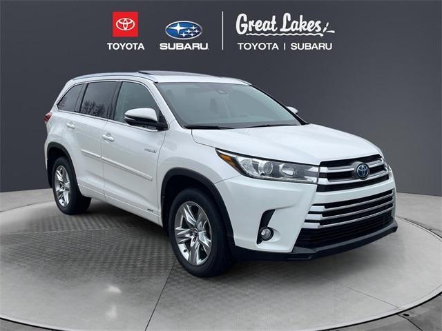 used 2018 Toyota Highlander Hybrid car, priced at $33,102