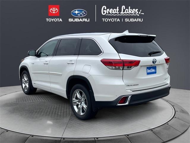 used 2018 Toyota Highlander Hybrid car, priced at $33,102