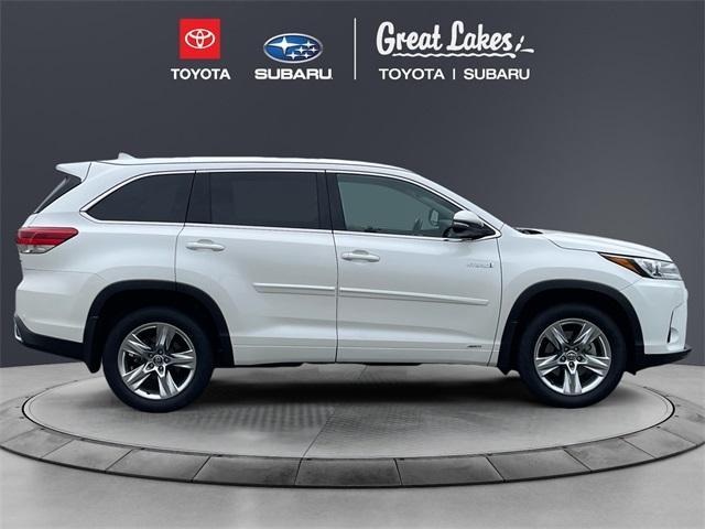 used 2018 Toyota Highlander Hybrid car, priced at $33,102