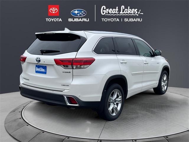 used 2018 Toyota Highlander Hybrid car, priced at $33,102