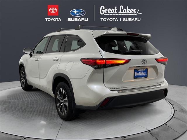 used 2020 Toyota Highlander car, priced at $27,870