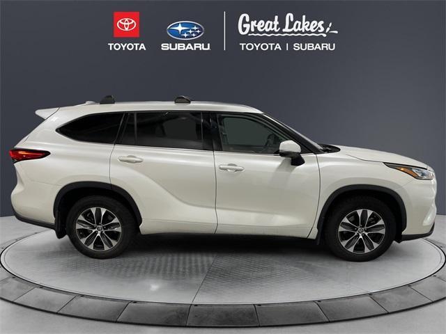 used 2020 Toyota Highlander car, priced at $27,870