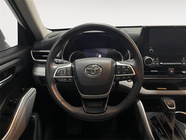 used 2023 Toyota Highlander car, priced at $39,186