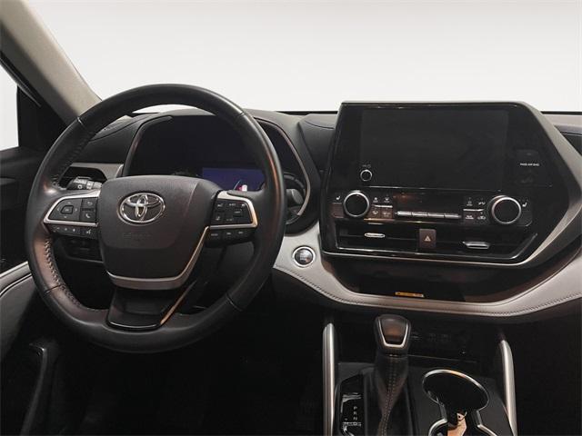 used 2023 Toyota Highlander car, priced at $39,186