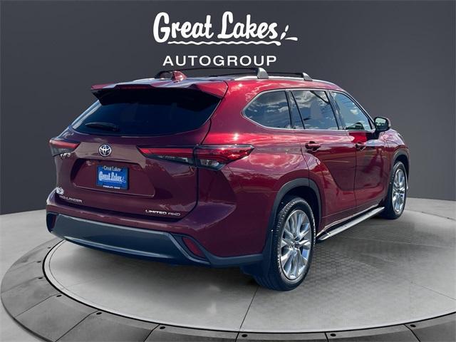 used 2020 Toyota Highlander car, priced at $28,055