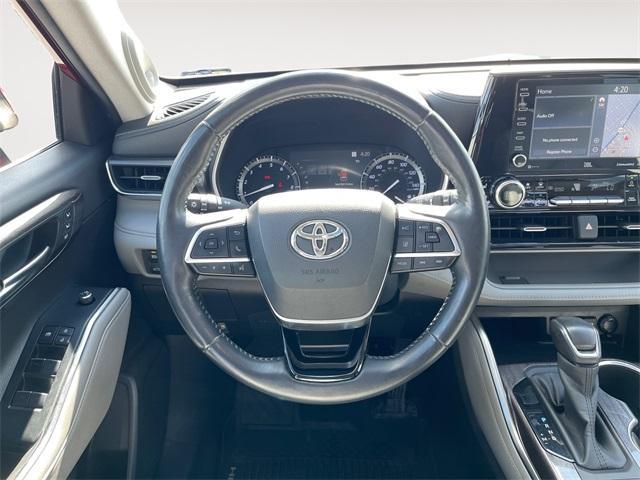 used 2020 Toyota Highlander car, priced at $28,055