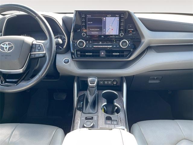 used 2020 Toyota Highlander car, priced at $28,055