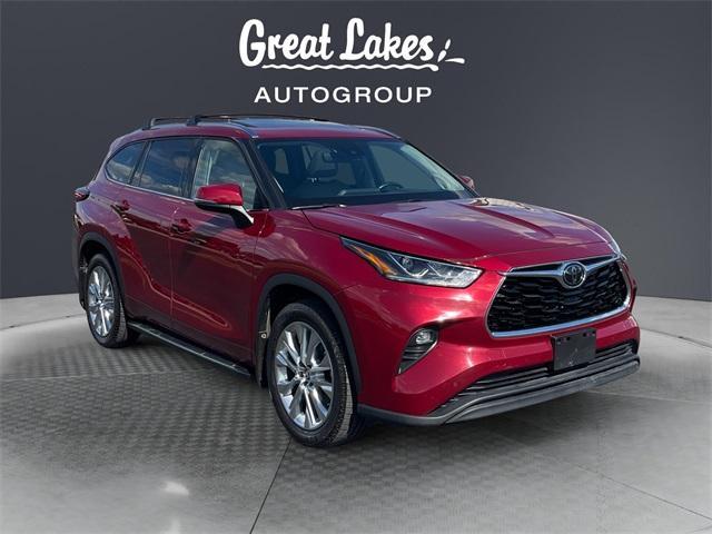 used 2020 Toyota Highlander car, priced at $28,055