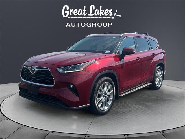 used 2020 Toyota Highlander car, priced at $29,069