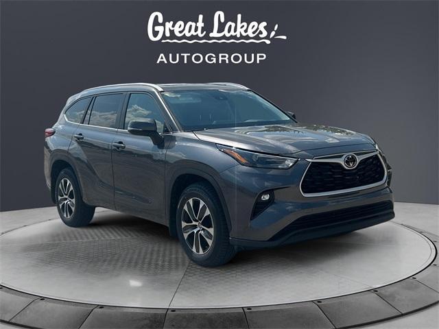 used 2023 Toyota Highlander car, priced at $38,066