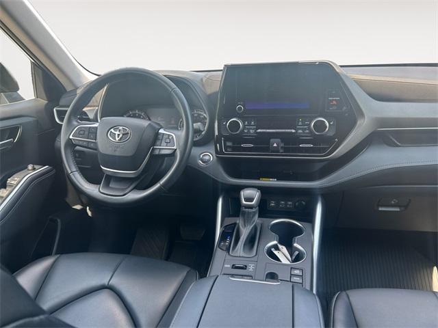 used 2023 Toyota Highlander car, priced at $38,066