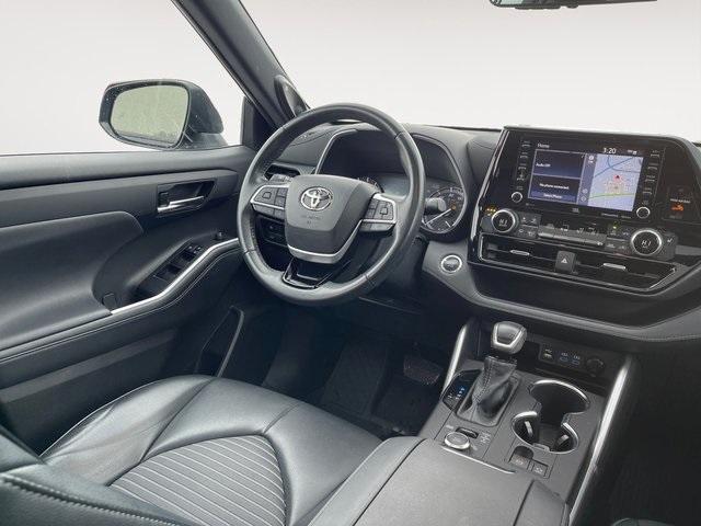 used 2022 Toyota Highlander car, priced at $36,808