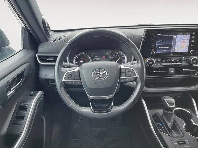 used 2022 Toyota Highlander car, priced at $36,808
